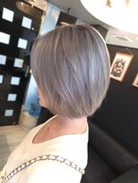 フォックス 四日市店(FOX)&nbsp;シルバーアッシュ/艶髪/ショートボブ/レイヤーカット