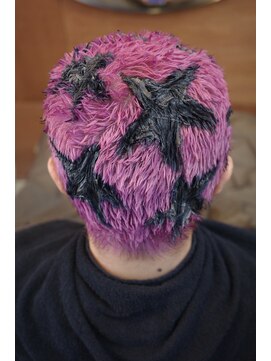 エディ(Edy) スパイキーショートケアブリーチダブルカラー外国人風眉毛カット