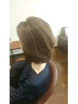 アドア(ADOR) ミセス　ハイライトカラー　ミディアムヘアー