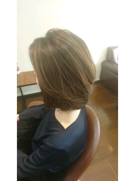 アドア(ADOR) ミセス　ハイライトカラー　ミディアムヘアー