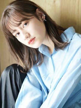 イリ(iri) 〈iri〉薄めバング/ミディアム/切りっぱなし