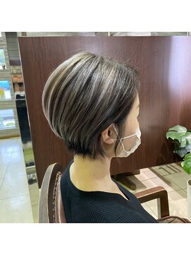 美容室 イルフェドゥ(Il fait doux) エアータッチショートボブ