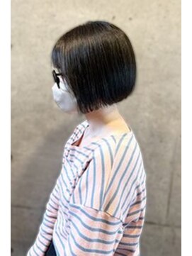 カプア 仙台駅前店(Kapua) 20代30代40代前下がりストレート小顔補正立体カット