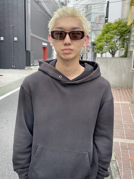 ロイ 南青山 表参道(ROI) メンズニュアンスパーマセンターパート黒髪スパイラルパーマ