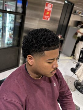 フランクスバーバーザスタンド(Frank’s barber the stand) メンズビジネスパーマショートフェードF