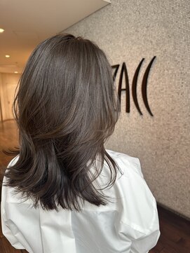 ザック ヴィ(ZACC  vie) くびれレイヤーカット×グレージュカラー