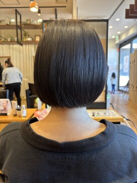 フレンズ 山鼻店(friend's) 丸みショートボブ