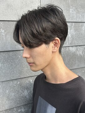 ヒュイル バイ ニアウ(Hwyl by Niau) メンズマッシュセンターパートスパイラルパーマニュアンスパーマ