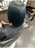エメラルドグリーン