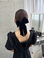 ピア(Pia) タイトなシニヨンアレンジ