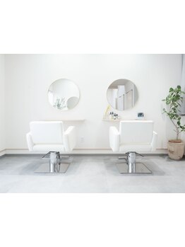 女性オーナー1名のみの女性専用サロン!トレンドを取り入れたデザイン性の高いスタイルをご提案◎