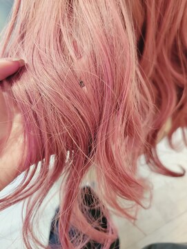 ベベ('BEBE) ピンクカラー