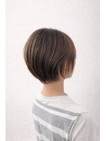 ウル(ulu)&nbsp;透明感カラー　ショートレイヤー　名東区