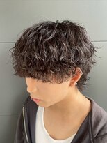ニアウ 新宿(Niau)&nbsp;MEN’S/リバースセンターパート/ニュアンスパーマ/新宿