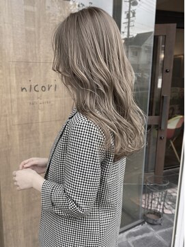 ニコリヘアワークス(nicori hair works) ロング×ナチュラルアッシュブロンド1