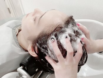 ビューティーアンドフリー ハチ(Beauty&Free 8 HACHI)の写真/あなただけのオーダーメイドヘッドスパで忙しい日々の疲れを癒す♪髪質改善にもオススメ☆