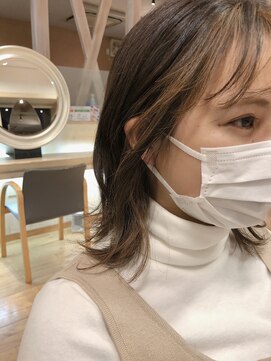 ヘアー ビジン(HAIR Bijin) レイヤースタイルのフレーミングカラー