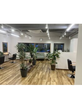 お子様からファミリー層まで幅広い世代に人気のプライベートサロン。落ち着いた空間で癒しのひと時を…。