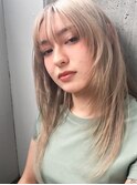 ミディアムミルクティーベージュレイヤーカットニュアンス