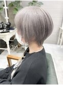 前下がりショートボブ/ハンサムショート/耳掛け/大人可愛い