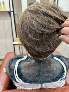 アリシア(ALICIA) ショート　白髪ぼかしハイライト【30代40代50代】