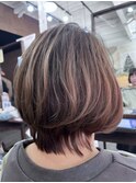 広がりのある毛先ハイライトで白髪ぼかし