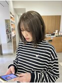 オリーブベージュ