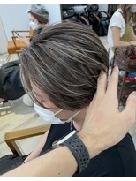小顔へア マッシュヘアハイライトカラー◎アッシュカラー