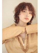 ファム(Fam) ミディアムレイヤー　パーマ　ウルフ　オレンジベージュ　代官山