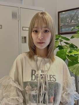 ニーナバイスニップ(Nina by Snip) 顔まわりレイヤー/ベージュ/ハイトーン/ブリーチ