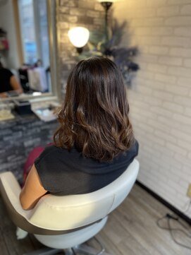 サロネ ディ ルッソ シトミーレ(salone di lusso シトミーレ) ふんわりヨシンモリカット