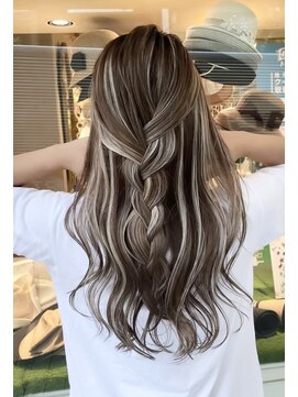 アミ(Ammi) ◆ハイライト/レイヤー/イルミナカラー/髪質改善/縮毛矯正