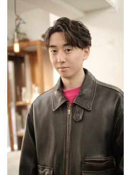 リッカ(RICCA) MEN’S HAIR/サーフカール/刈り上げセンターパート/恵比寿