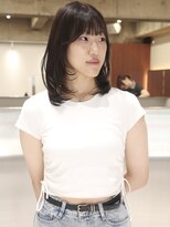 ウィム(wim)&nbsp;" ミディアムレイヤー "/レイヤーカット/顔周りレイヤー