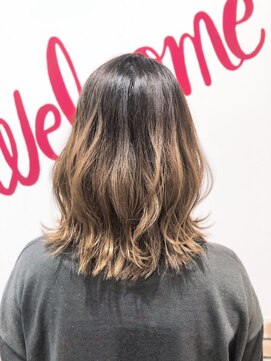 ルーツ(Root) 美髪　切りっぱなしバレイヤージュ