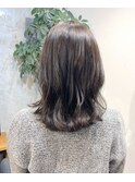 透明感オリーブベージュ くびれセミロング