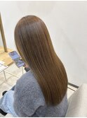 オリーブベージュ