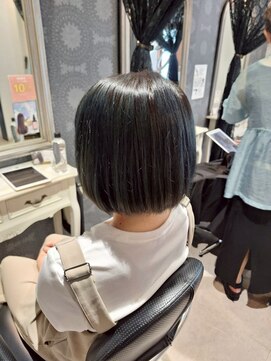 ローレン(LOREM) 顎ライン/ハンサムショート/アッシュ/春夏カラー/抜け感/耳掛け