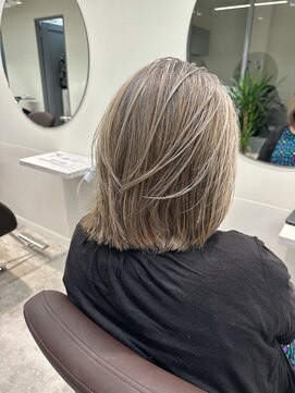 ハイライトボブ40代50代グレイカラー白髪染め白髪ぼかし