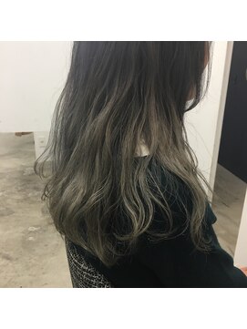 キー(kii) ブリーチ2回スモーキーグラデーションカラー