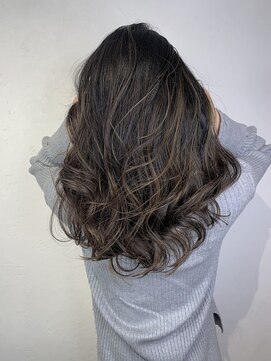 アンダーバーホワイト(_WHITE) ハイライト×グラデーション