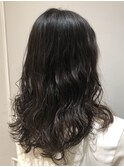直毛さん必見のミディアムレイヤーパーマスタイル