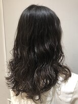 直毛さん必見のミディアムレイヤーパーマスタイル
