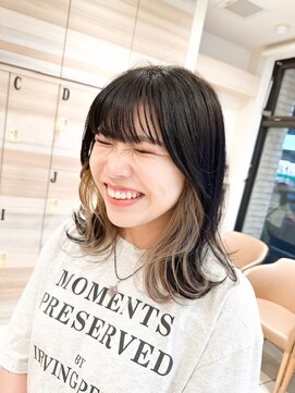 アッシュ 三ツ境店 (Ash) インナーカラー(ブリーチ1回)でベージュ系デザインカラー