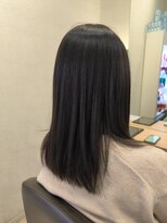 ウイバイファースト(u'i by first)&nbsp;グレーバイオレットなツヤストレート