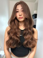 赤みを消してくれるくすみ感が人気のミルクティーベージュカラー
