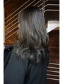 キー(kii) 透明感カラーにゆるっと動く毛先が相性抜群!