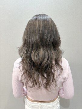 リヴナ(Livna) 赤味をがっつり抑えたグレージュ◎