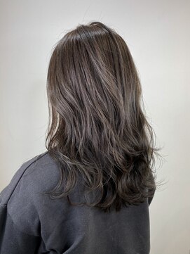 チェレ ロッソ 金剛店(Chere rosso) くびれレイヤー×モノトーンブラウンシースルーカラー