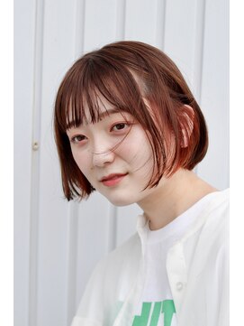 スリーアン(THREE ann.) インナーカラーオレンジ 小顔切りっぱなしボブ20、30、40代